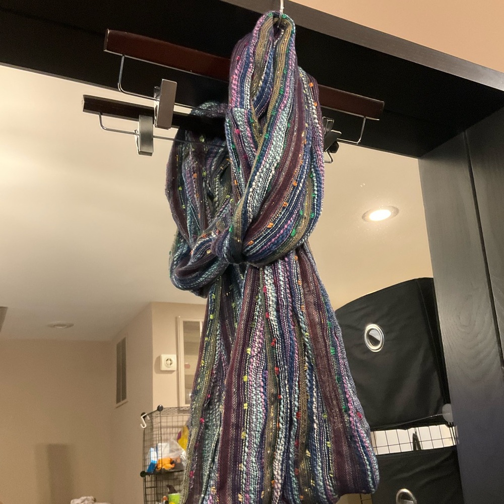 (Sue) B1G1 Colorful Striped Knit Scarf